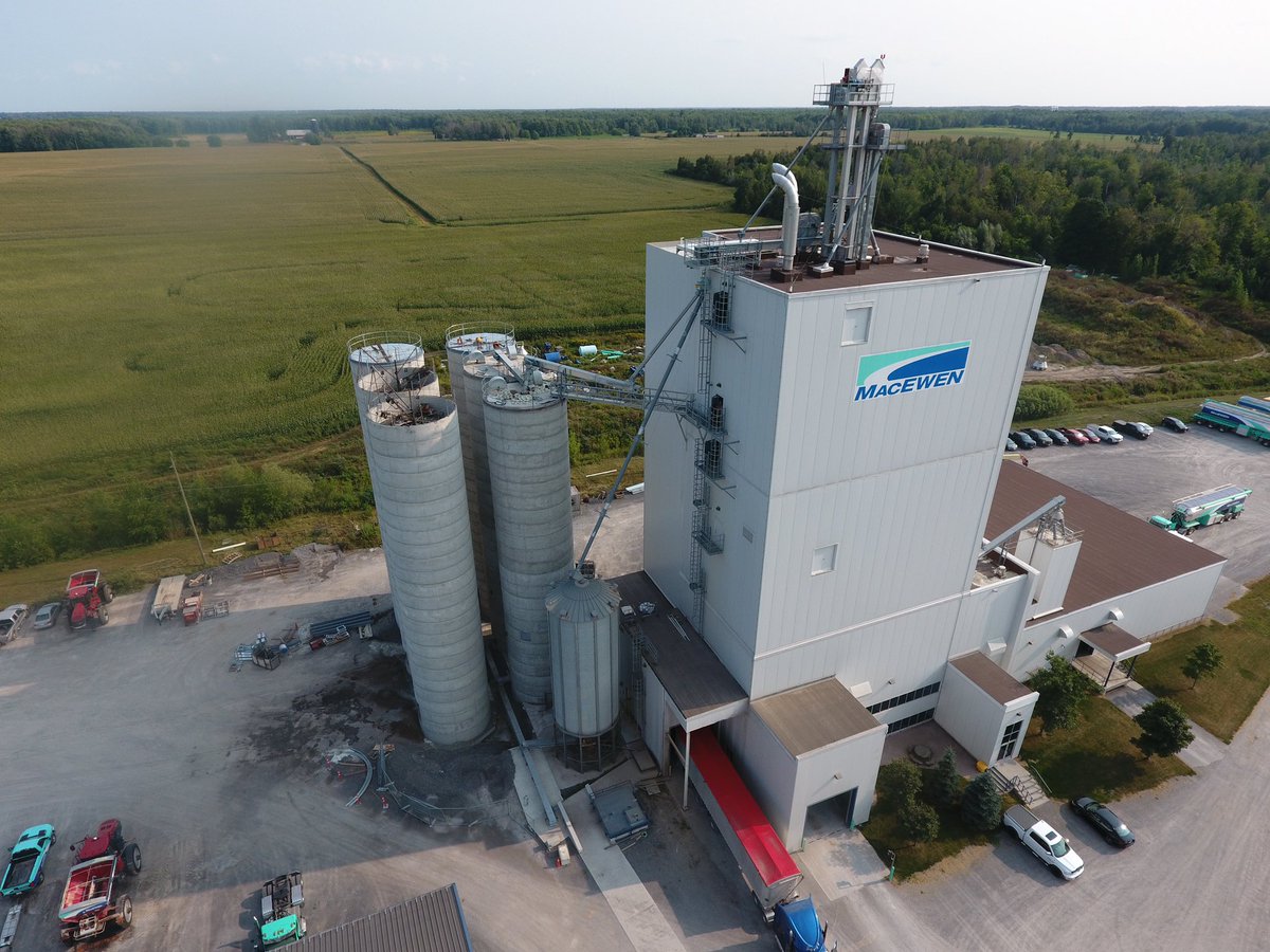 MwiSilo's tweet photo. Finishing off these four new silos @MacEwenAG this week. https://t.co/nSVmOaNVwE
