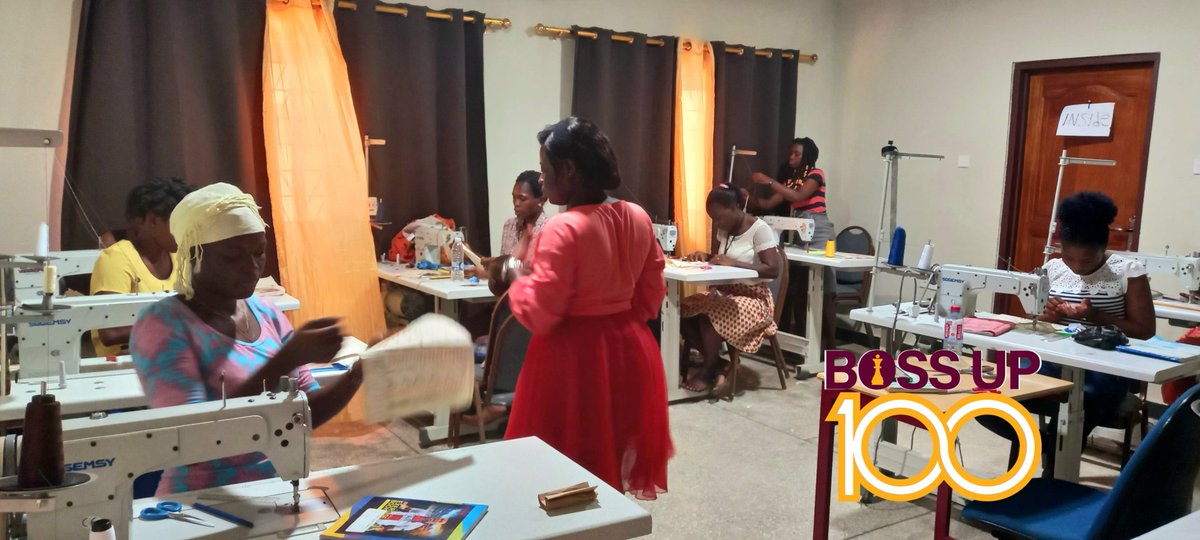 IamChelsySey's tweet photo. Equipping women with skills can boost their confidence. The #BossUp100WR  project has started. Doing this in collaboration with Duapa Werkspace and  #TRAF
#BeYourOwnBoss https://t.co/jjcbsJqAGU