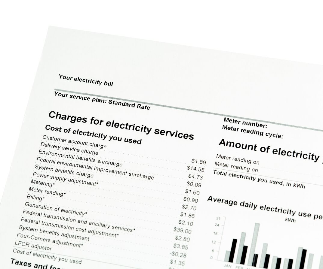 HomeServeUSA's tweet photo. Most people just click "pay now" and move on when it comes time to pay their #electricity bill, but did you know you can learn a lot just from understanding how to read that bill? 💡
Click the link to learn more: https://t.co/AjbTiBDmMS
#HowTo #HowToHome https://t.co/NrJoLz3sVO