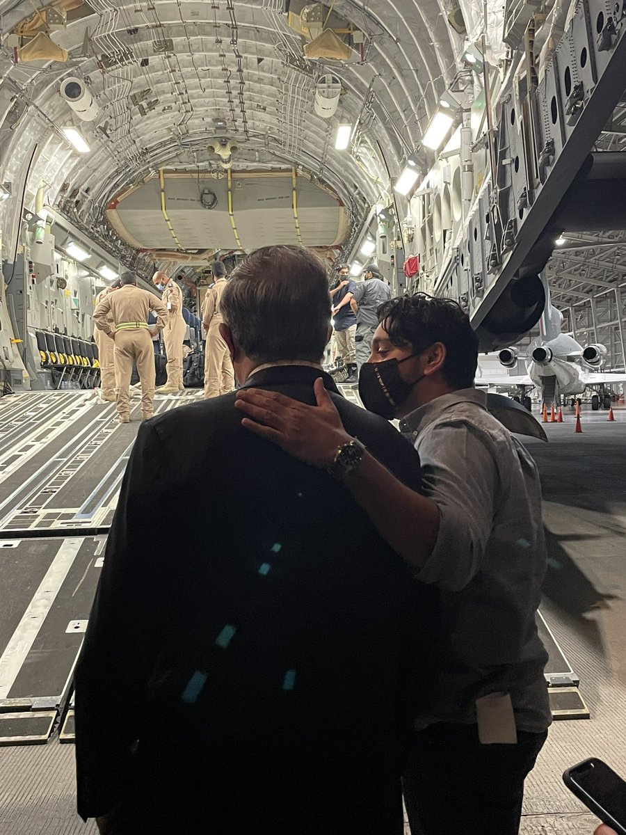 Cómo México ayudó al <a href="/nytimes/">The New York Times</a> a sacar a sus periodistas de Afganistán. 

Dos personas clave detrás de la exitosa operación: el canciller <a href="/m_ebrard/">Marcelo Ebrard C.</a> y <a href="/azamsahmed/">Azam Ahmed</a>.