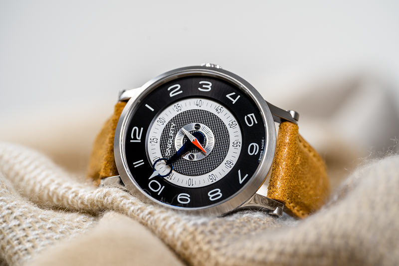 SnglrtyWatch's tweet photo. Time to snuggle and have a rest before the next adventure in time travel.  #seetimedifferently
#mechanicalwatch #luxurywatch #onehandwatch #singlehandwatch #watchaddict #watchmania #watchobsession #watchtime https://t.co/avoMa8PPSw