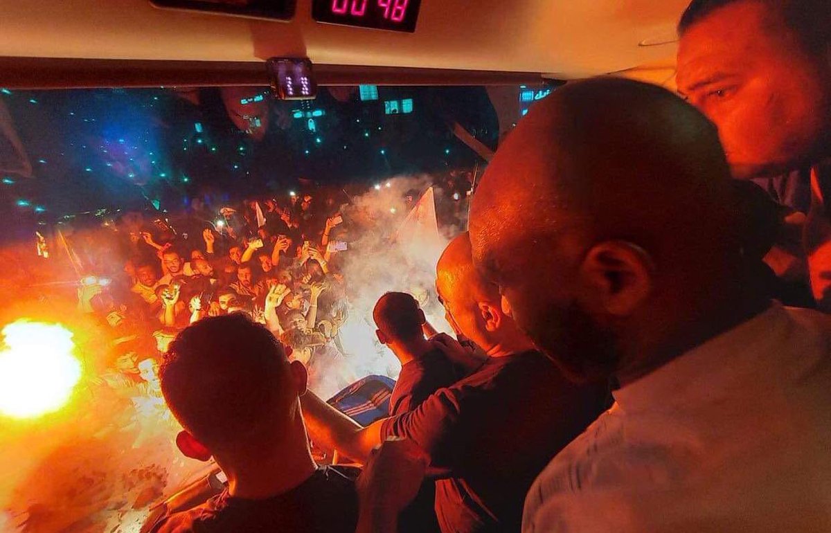 Shikabala's tweet photo. مبروك لجمهور الزمالك العظيم بطولة الدوري، وإن شاء الله نفرحكوا في البطولات الجاية.
إهداء إلى أرواح العشرين شهيد، عمرو حسين وأبو ميدو وكل شهدائنا. https://t.co/KGWibiRwoR