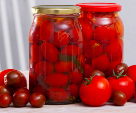 Last night in drunken late night cooking with Smellsworth, we stumbled on an accidental banger.

Gnocchi &amp; Meatballs with red sauce + a bunch of Sambal from <a href="/thehoodparis/">THE HOOD IS YOURS</a>. I had a small amount left today and had it for lunch, can confirm it was not just a buzz-bias.