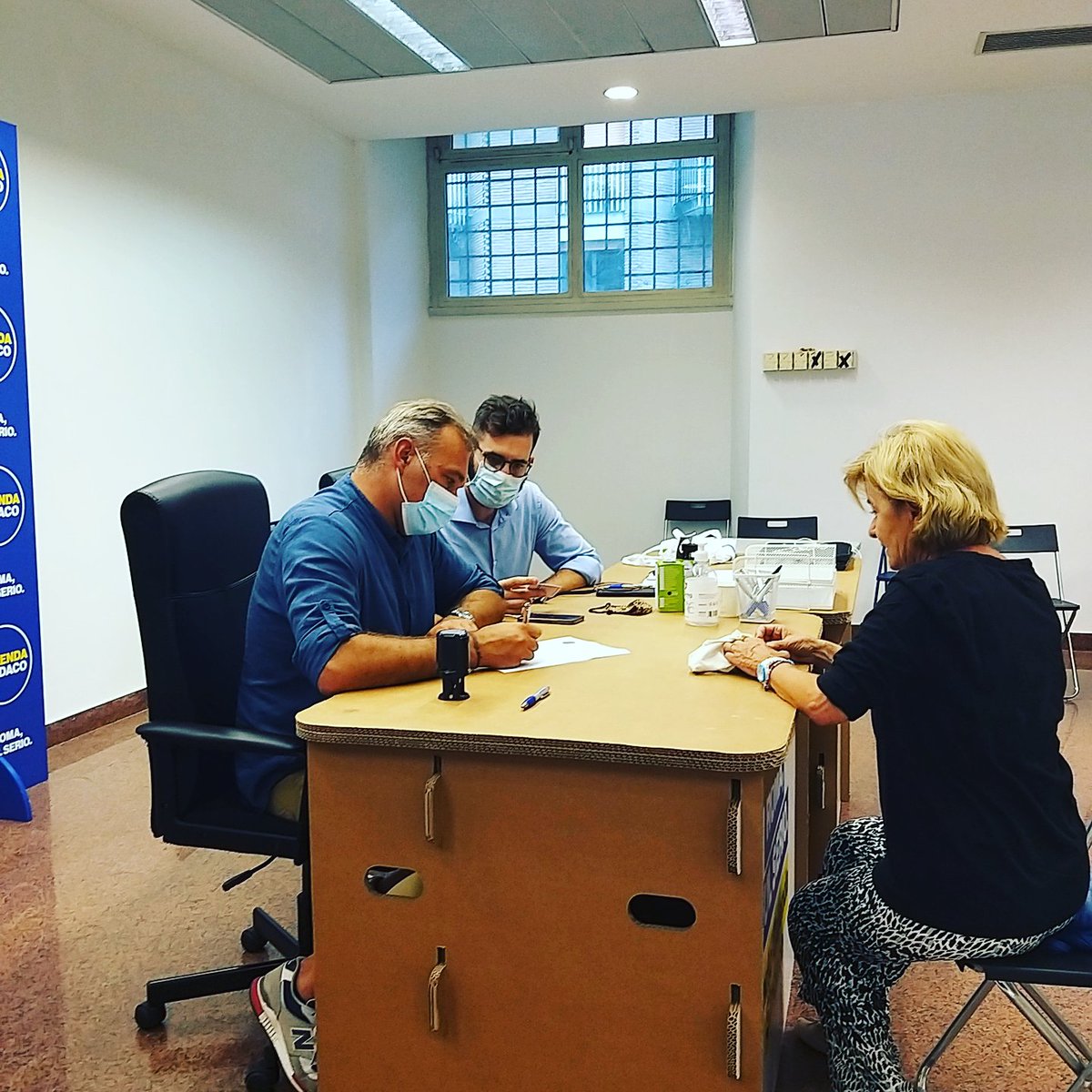 sofiadedo's tweet photo. Ieri ho ufficialmente firmato per la mia candidatura al I municipio di Roma.

Grazie a @globefaro per la fiducia data!

#CalendaSindaco #RomaSulSerio 

@CalendaSindaco @CarloCalenda @MatteoRichetti https://t.co/SYAk3qkYUN
