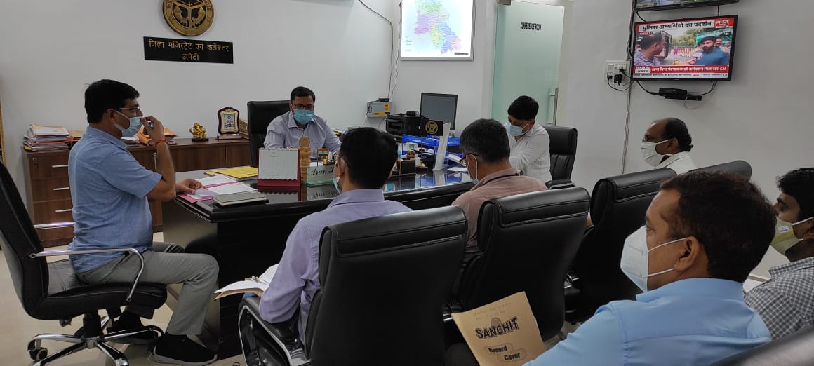 DmAmethi's tweet image. आज जिला वृक्षारोपण एवं पर्यावरण समिति की बैठक कर संबंधित अधिकारियों को आवश्यक निर्देश दिए। @smritiirani @CMOfficeUP