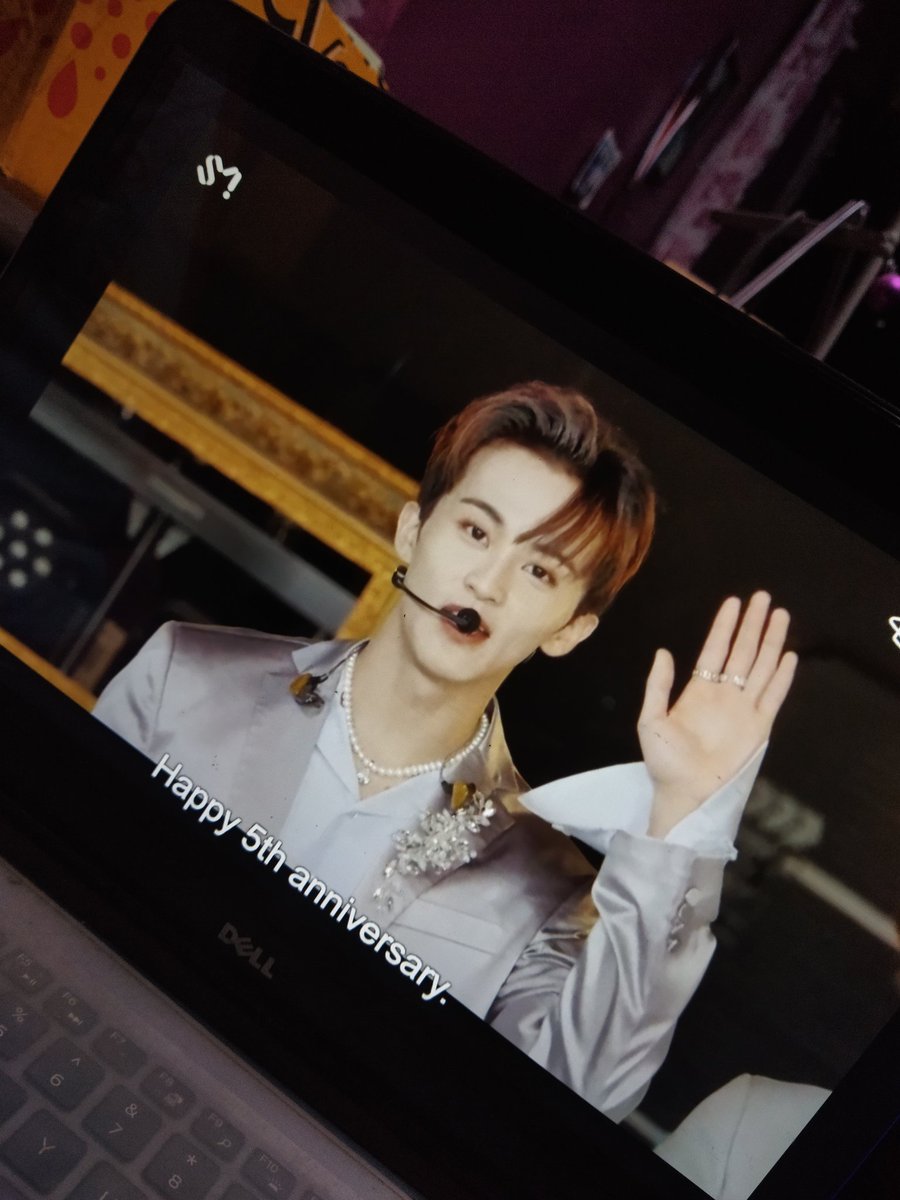 mmmarkieee__'s tweet photo. Mark Lee looks so hella fine 🥵

#WeAre5tillDREAMing 
#NCTDREAM_BeyondLIVE 
#NCTDREAM https://t.co/lM5TEmsi50