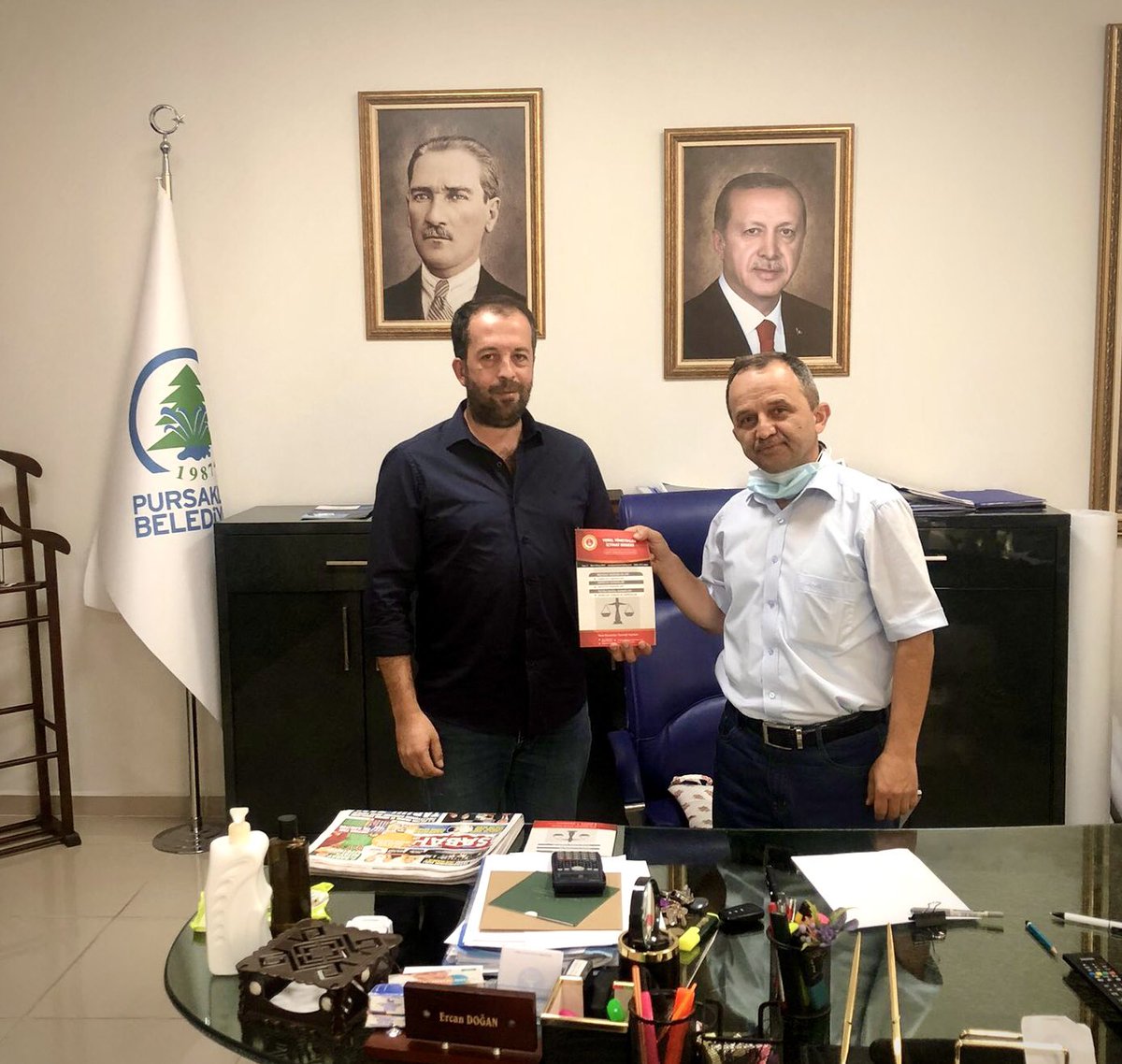 Pursaklar Belediye Başkan yardımcısı sayın Ercan DOĞAN beyi Genel Sekreterimiz makamında ziyarette bulundu ilgi ve alakalardan dolayı teşekkür ederiz. <a href="/ercanqdogan/">Ercan DOĞAN</a> <a href="/HamdiAksoy/">Hamdi AKSOY</a> @YYDHABER <a href="/YYDEnstitusu/">Yerel Yönetimler Enstitüsü</a> @yerel_ictihat