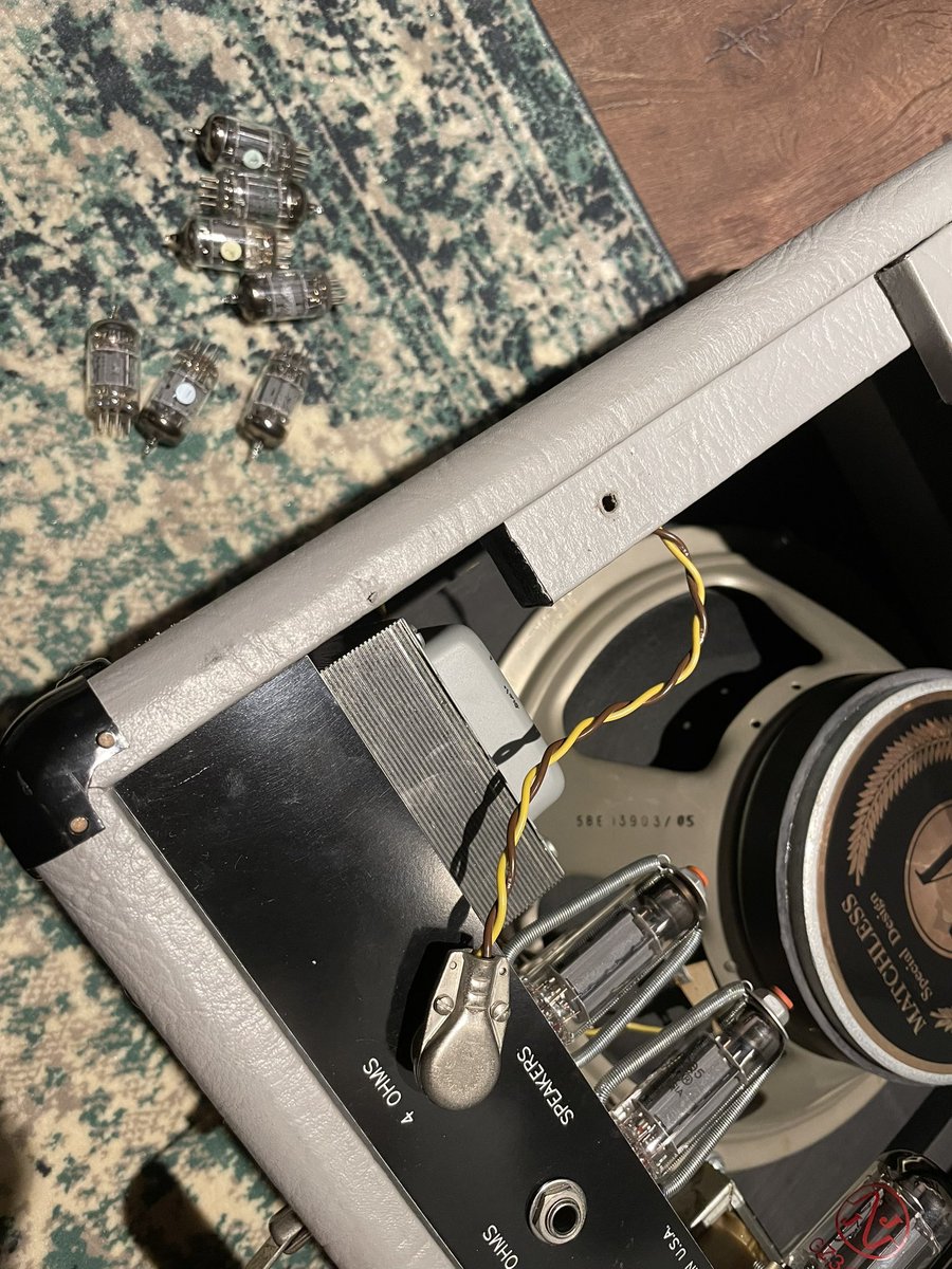 chinaswanky's tweet image. 球遊び
結論竿とアンプとペダルボードが最強すぎてなんでもいい
#12ax7 #ecc83 #プリ管