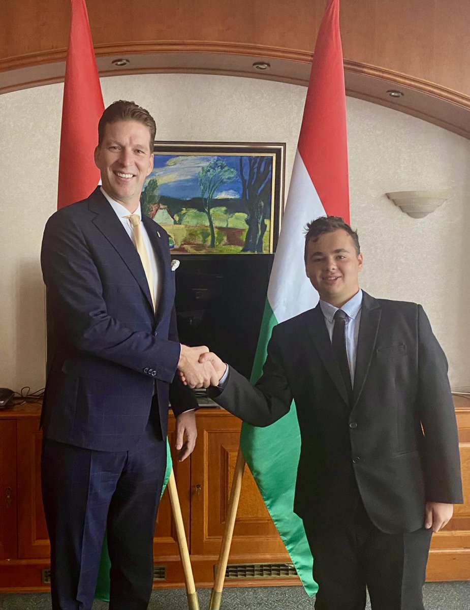 TromlerMiklos's tweet image. #Smartbin au #Maroc 🇲🇦 ! Un startup hongrois 🇭🇺 à la recherche de #sensibilisation de la population mondiale pour l’importance de tri de déchets ménagers. Nous lancerons un projet pilote bientôt au 🇲🇦. #Hongrie #responsable #durable #environnementale #écologique