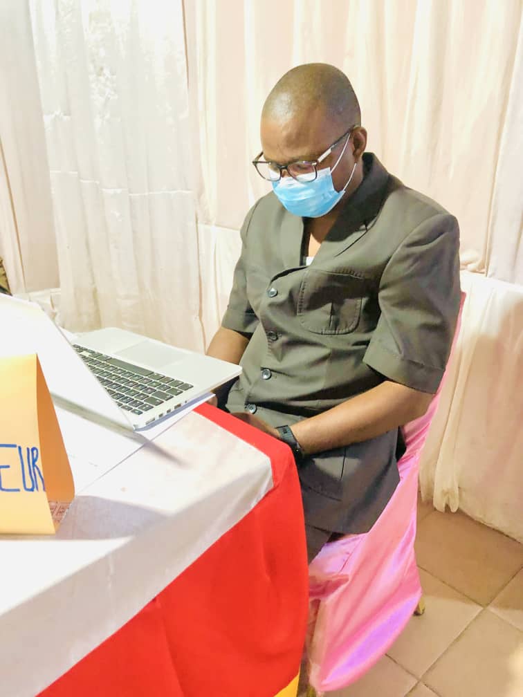 Cojeleg's tweet photo. Quelques premières images de salle de conférence.

@ablogui @guinee_oms @gnbambo @kdansa1 @anss_guinee @DiabyIbrahim22 @GouvGN @DIABY_Mamy @cjflguinee @PBF_Guinee @SFCG_Guinee @SFCG_EU @LSakoh @HadafoMedias @PjufmG @Fonike2 https://t.co/whuR1rTat8