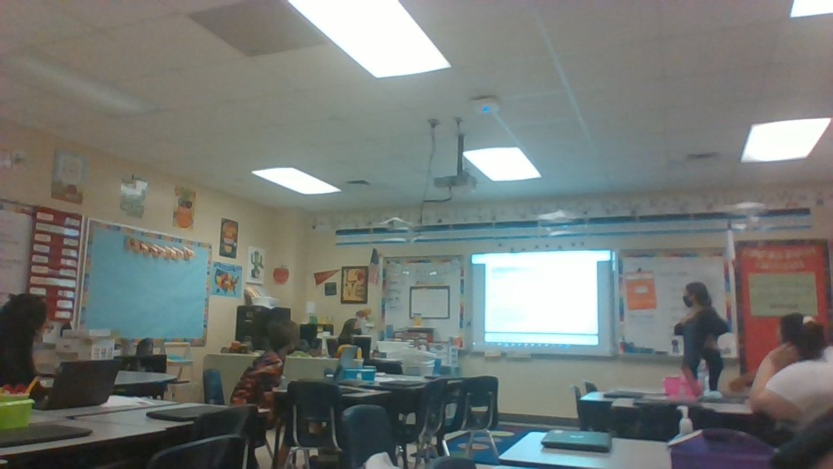 MarianaBreaux's tweet photo. 📚Check out our #SuperSecond grade LAR team, along with our #SuperCoach, @wendy_sullivan, collaborating and discussing upcoming essential standards for next week's instruction. Way to go, team! 📚 #pearlhallproud #pisdproud #PISDlachat #thebeatgoeson https://t.co/OBJ0ogSvjR