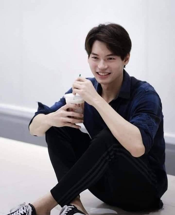 noopuok's tweet image. ขอโทษนะค้าบบลูก...วันนี้มี๊ติดกิจ เร่งด่วนยุ่งทั้งวันพึ่งจะปิดจ้อบเสด มาชวนนุ้งวิน Dinner ไม่ทันเยย ป่านนี้คงอิ่มพุงกางไปละล่ะสิ แม่ๆ มารุมแท็กนี้กันเต็มเลย....

มาช้าแต่มานะ💚💚🐰🐰🤍🤍
ยัยมุของมี๊ กินอะไรก็น่าอาหย่อยไปม้ดดด😋😋

 #DinnerWithWin
#winmetawin @winmetawin