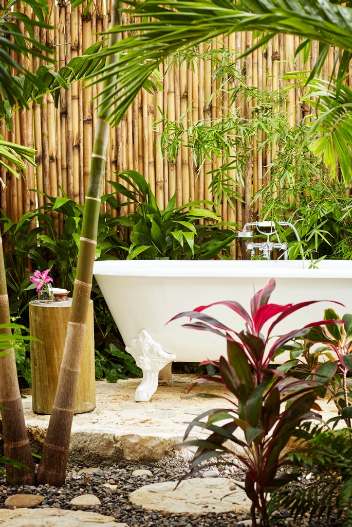 GoldenEyeResort's tweet photo. What is more relaxing than a relaxing outdoor bath? 🌴

#reawakenyourspirit #unwind #chill #healthandwellness #bath #bushbath #vacation #summer #GoldenEye #Jamaica https://t.co/muQ38kcblh