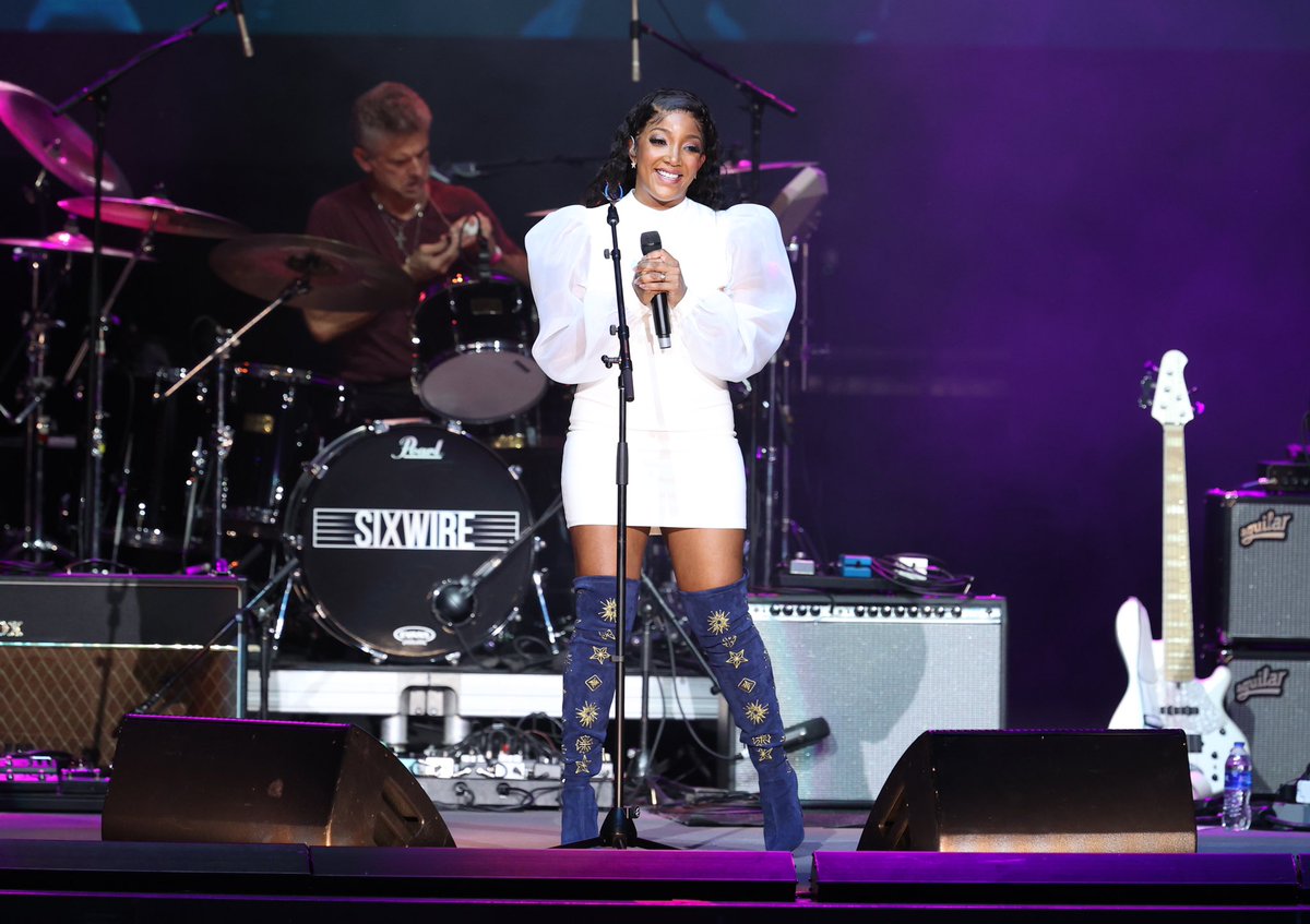 MickeyGuyton's tweet photo. Performing all new songs last night was like a dream. ✨ #ACMParty

📸 John Shearer &amp; Terry Wyatt / Getty Photos https://t.co/8gJtSMrfsZ