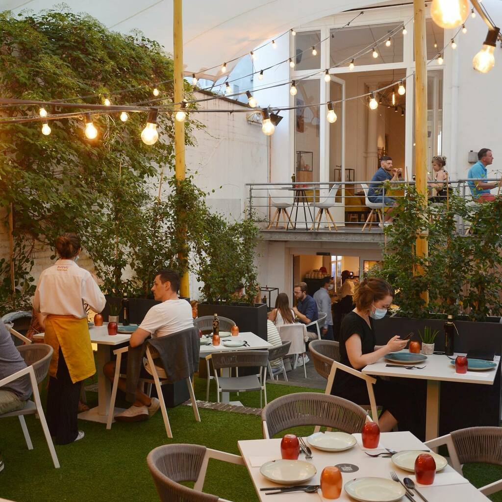 Remember we visited @bbhotelsbelgium last week? We had dinner at <a href="/beiruti8/">ahmed albeiruti</a>, a cosy Lebanese restaurant with class and finesse, right in the middle of Ghent. Very delicious and very much recommended. 
-
-
-
-
#bbhotel #bbhotels #bbhotelghent #beiruti #bei… instagr.am/p/CTAVlWjD2cM/
