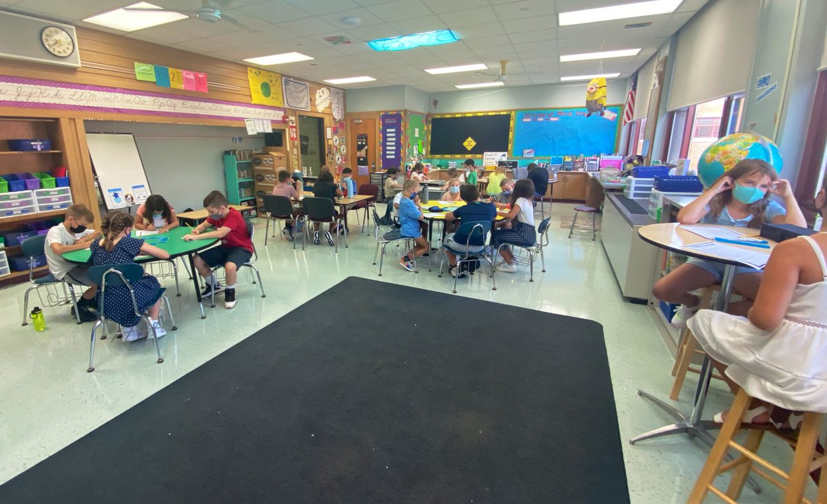 MsJarrick's tweet photo. 🥰 4J is ready for a great year together! #BacktoSchool2021 #firstdayofschool #ForestRoadSchool https://t.co/Tj3CkGtcwe