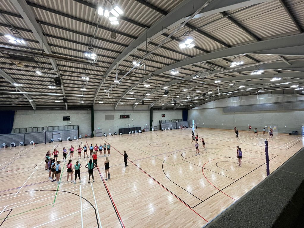 Day 2 👍🏻 Shooters day ✅ Lots of goals, option to ball &amp; competitive shooting games ⭐️ Thanks to <a href="/traceynev/">Tracey Neville MBE</a> <a href="/mjcmansfield/">Melanie Mansfield</a> for their time &amp; excellent session #WorkingTogether #BeatDefence #Swish #Netball 🤩🤩 <a href="/EnglandNetball/">England Netball</a>