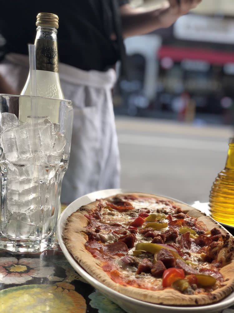 Calzone's Restaurant tweet media