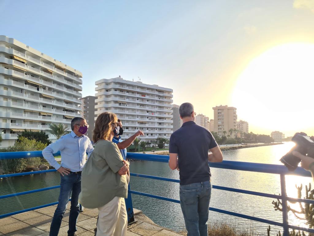PAcToMarMENOR's tweet photo. En este enlace podéis ver el comunicado de prensa que hemos emitido tras la reunión de la plataforma SOS con la ministra Ribera esta mañana.

SOS: @PAcToMarMENOR, @EcoenAccionRM, @asociacionanse, @FAVCAC1  y Asociacion Pescadores del Mar Menor.
https://t.co/RlXdBum6Ai https://t.co/st2LtimoJk
