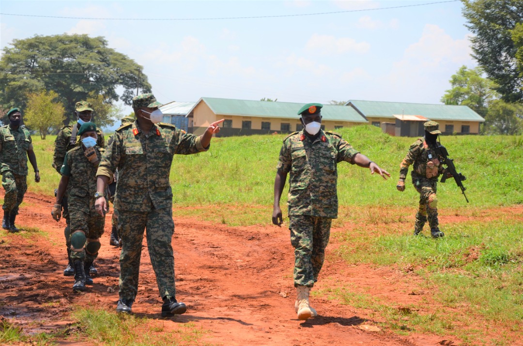 mkainerugaba's tweet photo. Visited our great soldiers today before they deploy to Somalia. Uganda and Somalia are brothers forever. The bonds that unite us are far greater than anything that can ever separate us. Almighty God continue to bless the brotherhood between Uganda and Somalia. 🇺🇬 🇸🇴 https://t.co/fyQwcnqMmw