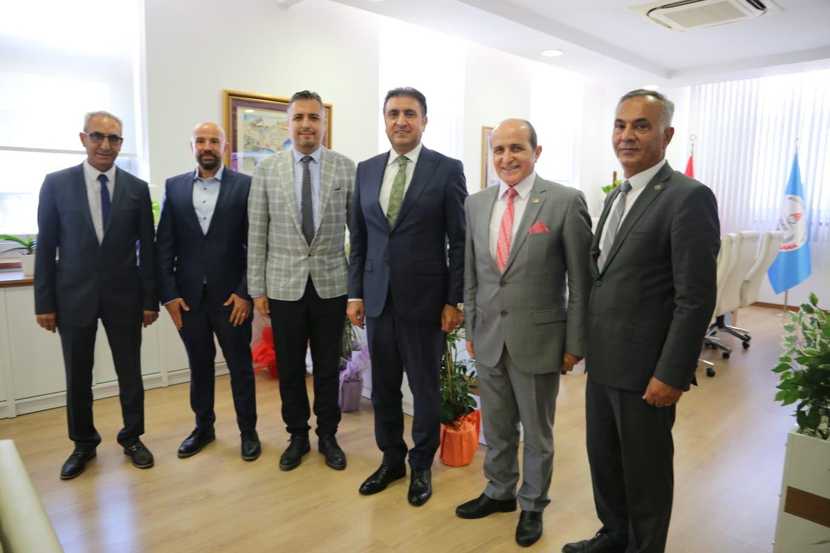 İzmir İl Milli Eğitim Müdürlüğüne atanan Sayın Dr. Murat Mücahit Yentür'e hayırlı olsun ziyaretinde bulunarak yeni görevinde başarılar diledik.