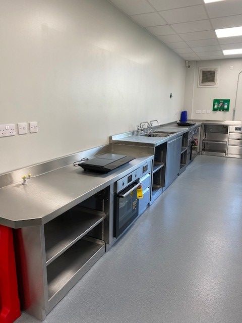 DixonsKings's tweet photo. Huge thanks to @wolfsonfdn for their funding and to  @Ultimate_Office  for designing and completing this exciting new project and also for sponsoring a lot of the equipment students will be using whilst cooking during their new food tech lessons.@DixonsAcademies @DixonsKings https://t.co/VAKlcGjBwo