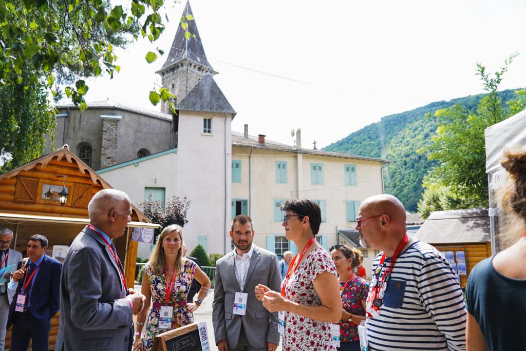 Le recteur <a href="/MostafaFourar/">Mostafa Fourar</a> en visite à #Ludovia18 à la rencontre des enseignants et des partenaires. Lors d'un atelier ExplorCamp, le recteur a découvert un "musée numérique" : de  riches échanges pour s’inspirer et découvrir des pratiques pédagogiques numériques
<a href="/ludoviaORG/">@ludoviaorg.bsky.social</a>