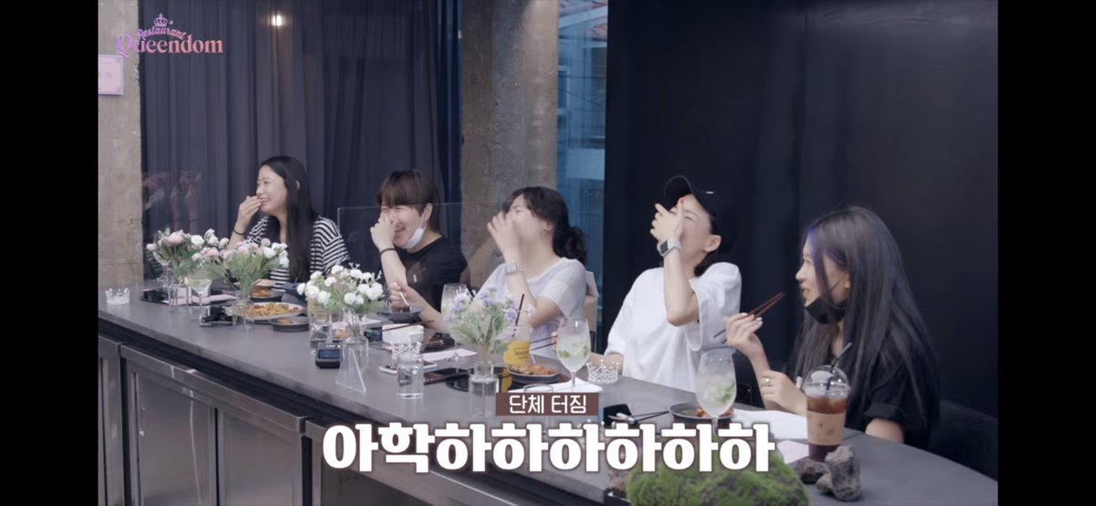 i_reneyou's tweet photo. this somehow reminds me of seohyun’s “who cooks the rice?” “the rice cooker” 😭😭 https://t.co/KKmtoslix6