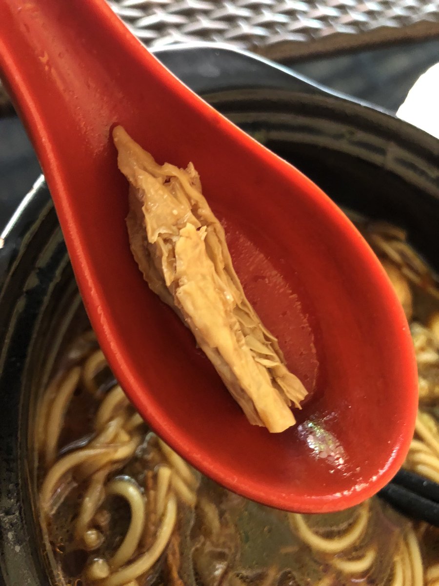 akubiman's tweet photo. 僕が行ったことあるアフリカの国々には結構中華料理屋さんがあるんですが、ウガンダで一番好きな1人で行く中華料理屋さんのおすすめメニューはこちら！

湯葉も入っております！

#ウガンダ
#ライスヌードル https://t.co/T3Dujx9nkF