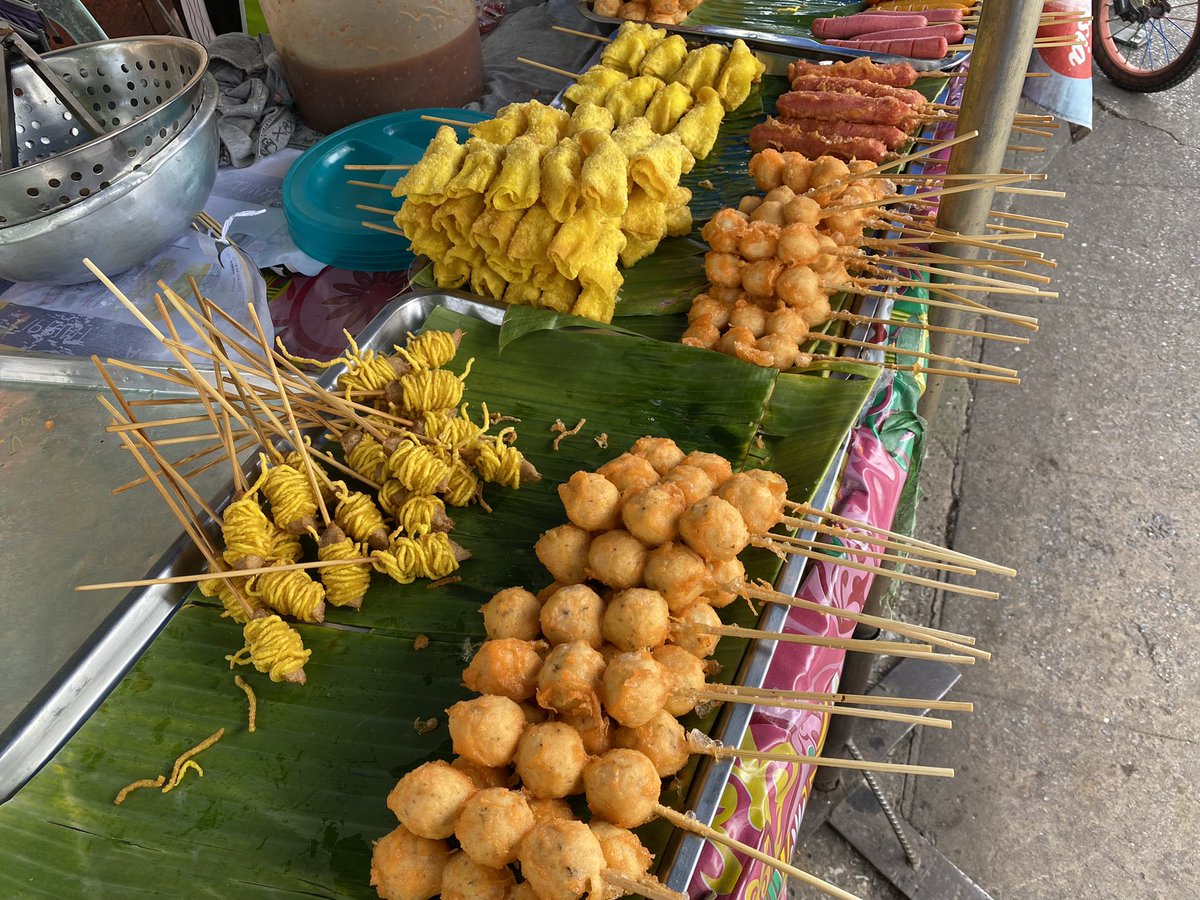 soraformywin's tweet image. เน้นของทอด แหละ 😂  #DinnerwithWin @winmetawin #winmetawin