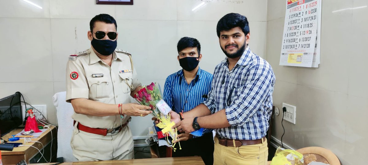 nikhil_ragde's tweet photo. That's Small gesture that can make a big difference I think so @NagpurPolice @nagpurcp @trafficngp @wtpfindia @JasonWTPF https://t.co/nsN8lb9ool