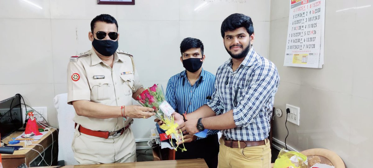 nikhil_ragde's tweet photo. That's Small gesture that can make a big difference I think so @NagpurPolice @nagpurcp @trafficngp @wtpfindia @JasonWTPF https://t.co/nsN8lb9ool