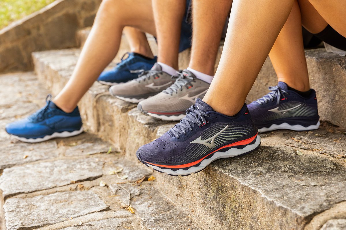 MizunoRunUSA's tweet photo. Feel and look your best. The #WaveSky 5 provides a light weight feel and high energy return thanks to MIZUNO ENERZY CORE.
🛒 Shop the #WaveSky5. Link In Bio.
#ReachBeyond #MizunoRunning https://t.co/tz83p7VYzS