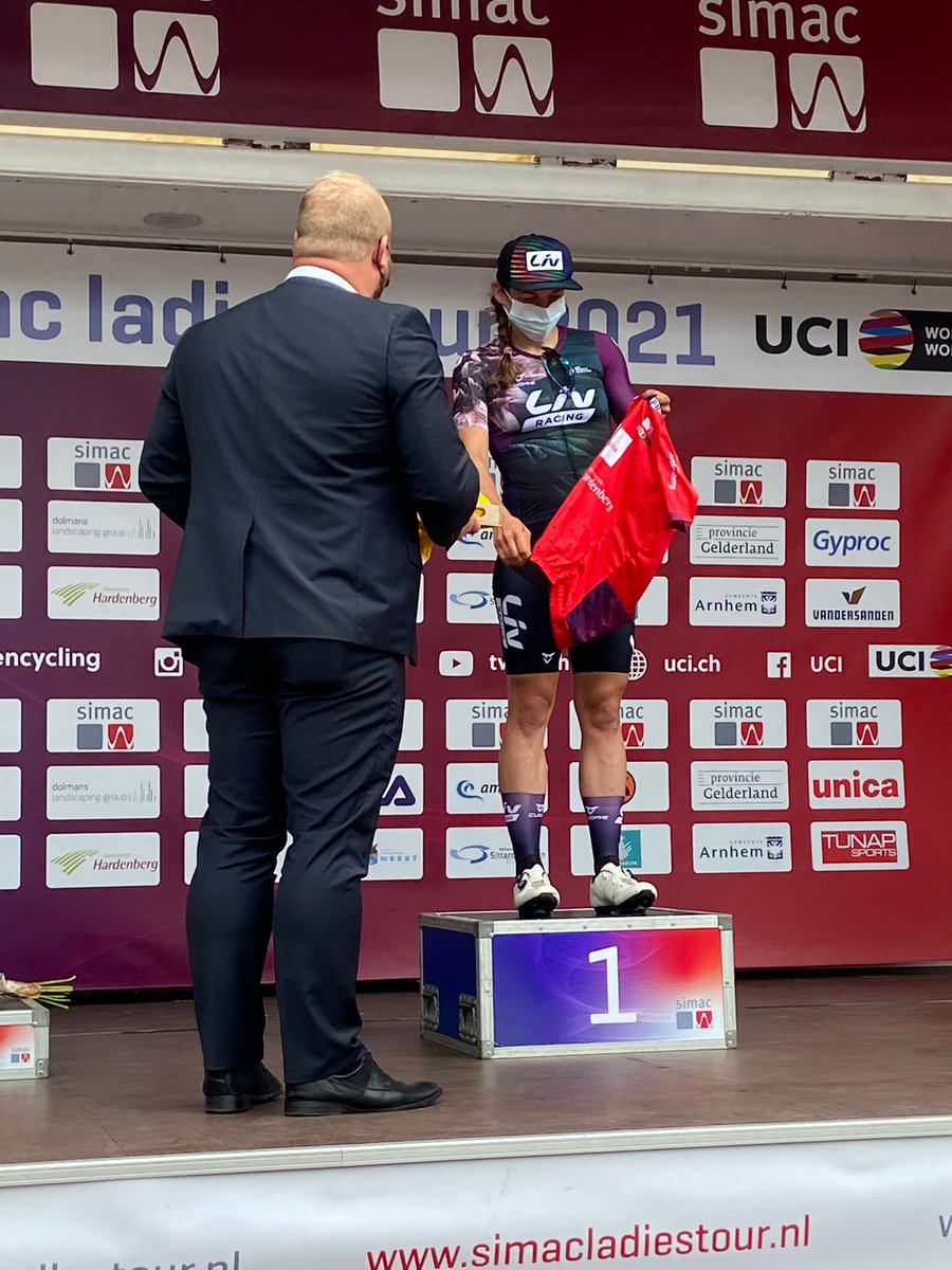 M_Breukelman's tweet image. Congratulations to @aliACTIONjackso winner of today's stage of the Simac @ladiestour finishing in @gemhardenberg. It was an honor to present you our first cycling jersey.  #Wielergemeente #Simac #Ladiestour