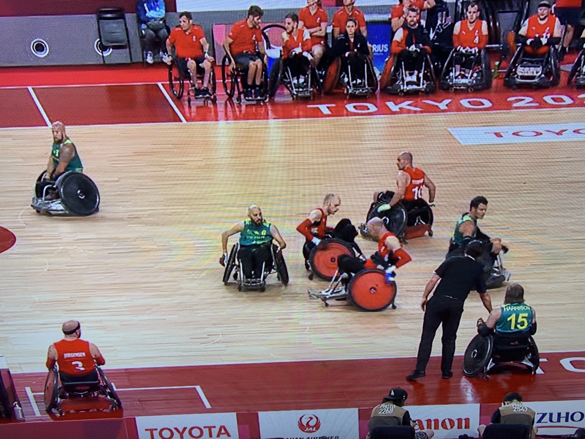 تويتر Kumat على تويتر 車椅子ラグビーめっちゃ面白い オーストラリアvsデンマーク 坊主 ヒゲガチムチボーイズばかりなので判別がつかない タトゥーと背番号が頼みの綱 Tokyo Wheelchairrugby T Co No7mrdchns