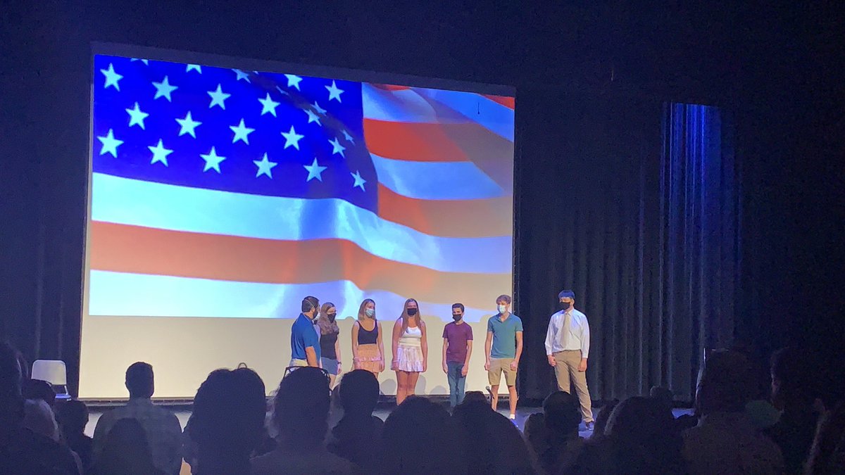 drmcgettigan's tweet photo. Welcome new teachers to #DarienPublicSchools #WeAreDarien #GoBlueWave!  #DPSConvocationDay https://t.co/0Q9xK2drUk