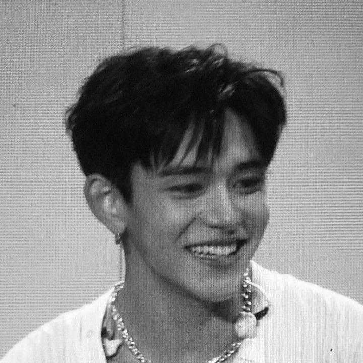 ioteelondra's tweet photo. ricordati solo una cosa amore mio .
dall’altra parte del mondo c’è e ci sarà una ragazza che ti ama e anche molto che non smetterà mai di farlo.
non mollare mai e sorrisi sempre miraccomando . ♡︎
#lucas #ProtectLucasAtAllCost https://t.co/81SiWStBqr