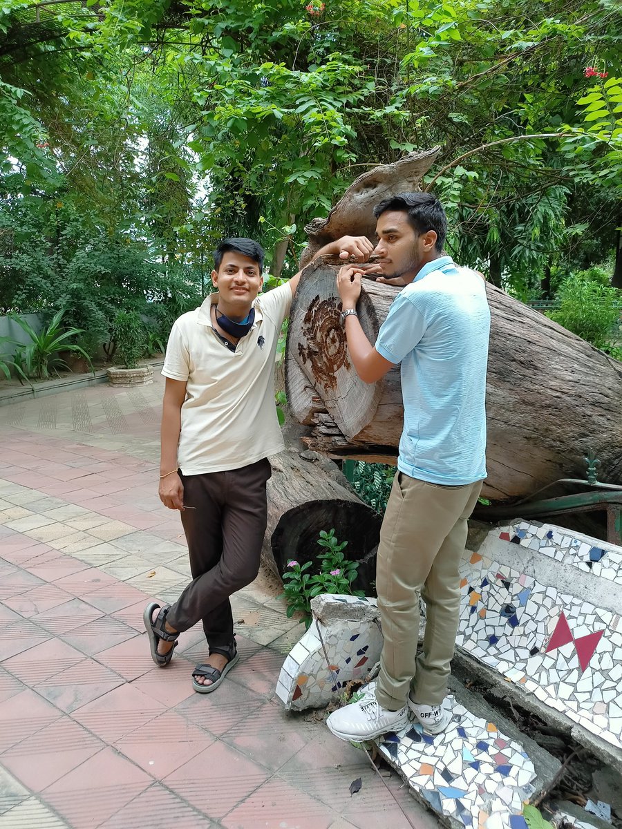 KBradshah's tweet image. Ekkkkkk #shaaam 
Ahmedabad meeeeeee.......