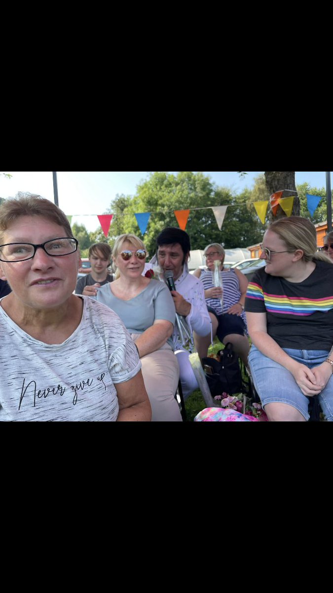 After serenading us all on our doorsteps during lockdown Elvis impersonator John Reid returned to Parklea to perform for us all. He sang all his best hits whilst making time for some photos and autographs after the show. #parkleabranchingout #PortGlasgow #Inverclyde #elvispresley
