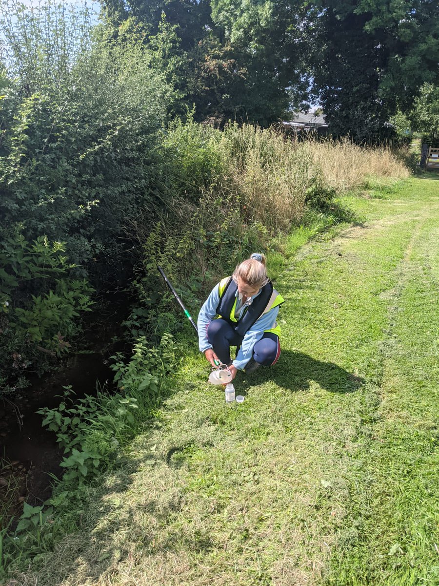MeaseRiver's tweet image. We were out again this week continuing to collect monthly water samples, testing for phosphate #diffusepollution #data #volunteering