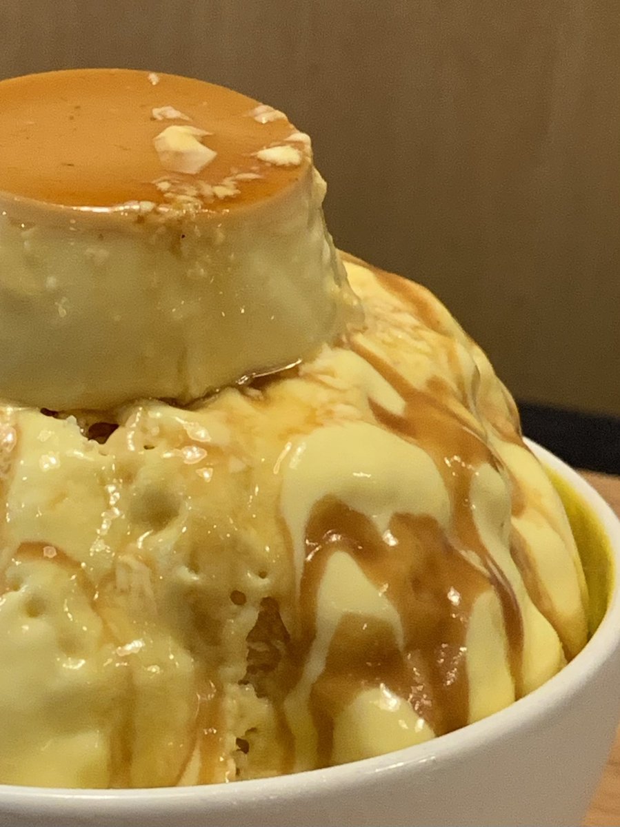 serodozer's tweet photo. 카페루시드 

🍮…
퍼먹으면 안에 또 푸딩이 한바가지 들어있는 ‘진짜’푸딩빙수 https://t.co/ljjGECouuH