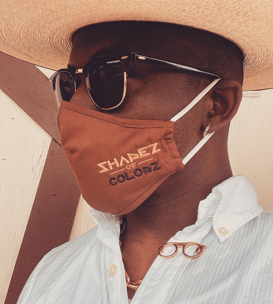 ShapezofColorz's tweet image. Not just the creator but a model as well . Shop our new “brand” mask in medium brown, more color ways otw. 
Price : $20
Dm for purchase
