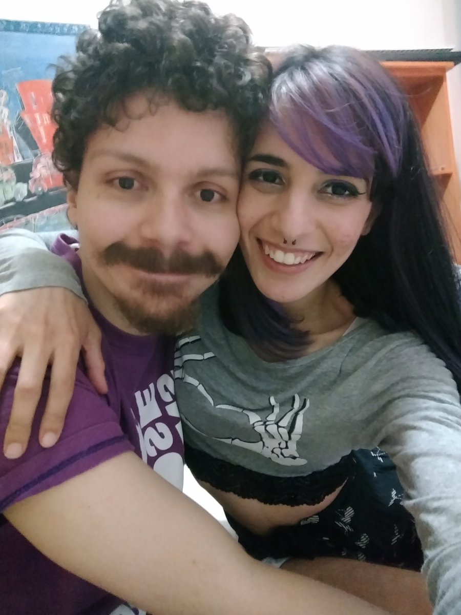 _aMarina's tweet photo. Bom dia guys, hoje não vai ter Live no meu canal, vamos nos planejar certinho para a live especial de 1 ano do canal do @rhadog que vai ser hoje às 20h. Apareçam lá que vai ser bem divertido, certeza que vcs vão gostar 💜💜 https://t.co/nWrz3qZsBh
