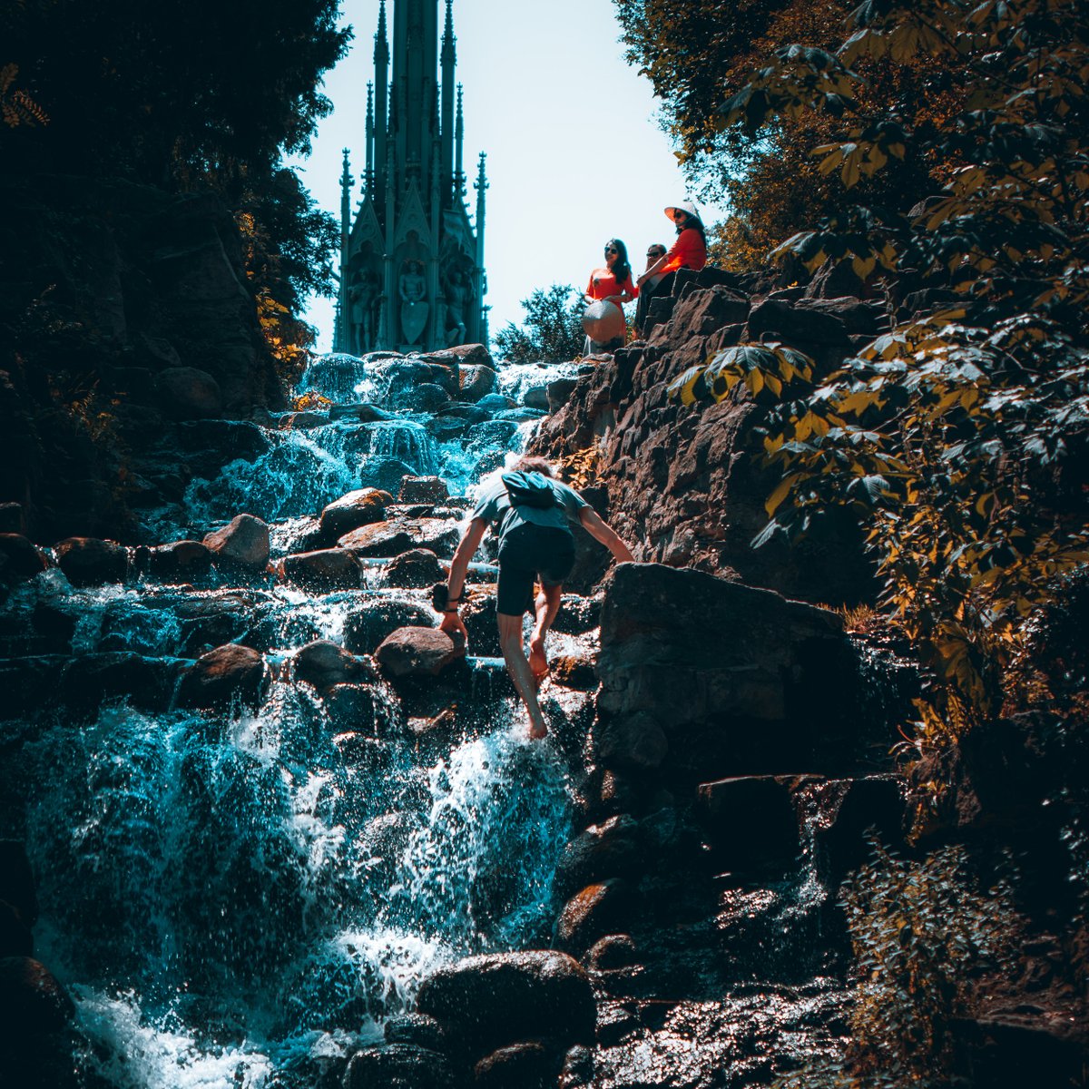 schaerfphoto's tweet photo. Der Wasserfall im Viktoriapark ist  in einigen Wochen wahrscheinlich wieder weg😬 #fotografie #Berlin #kreuzberg https://t.co/WP4dZHsv16