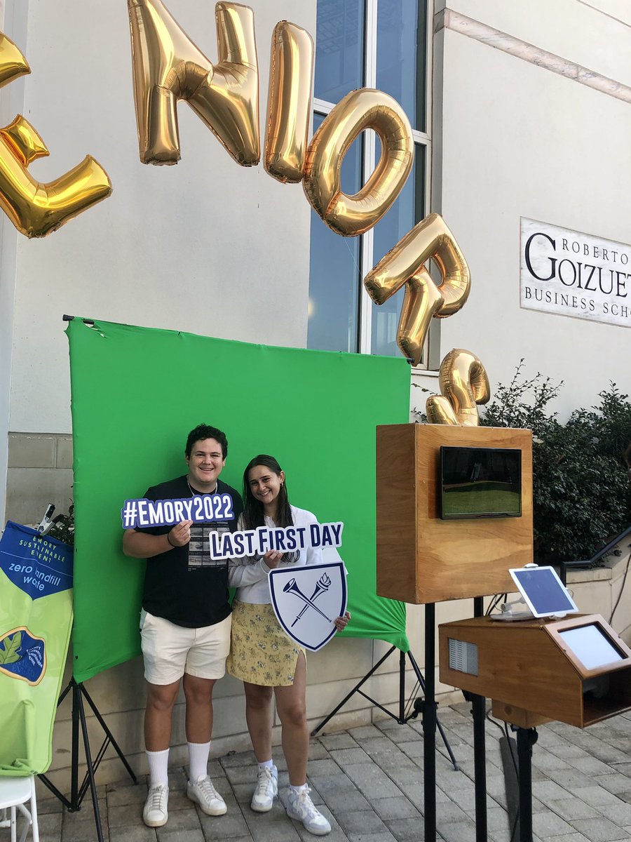 Has there ever been a more joyful sought after LAST “ first day of school?!”  Celebrating our BBA seniors right <a href="/EmoryGoizueta/">Emory Goizueta</a> #Classof2022