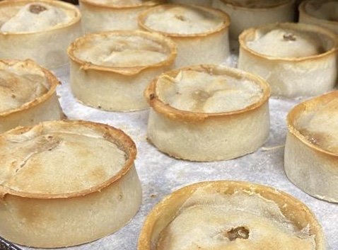 🔵⚽ WIN WIN WIN ⚽🟢

Fancy some top tier half time scran for the Rangers vs Celtic game this Sunday? 

We have a tasty 😋 <a href="/PieSportsScot/">Pie Sports</a>  Box up for grabs. Simply retweet this and it could be all yours. 

Ts and Cs ➡ bit.ly/WinningRules