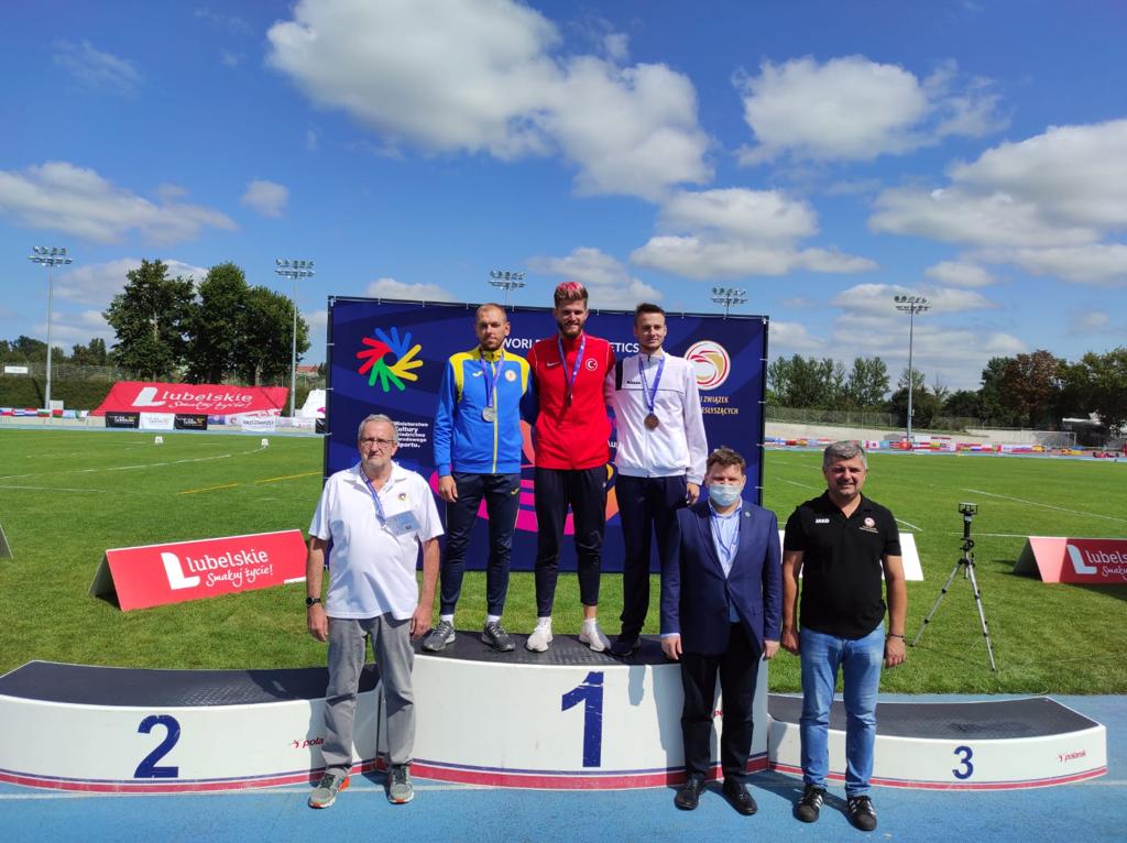 tiesfed's tweet photo. Polonya'da devam eden Dünya İşitme Engelliler Atletizm Şampiyonasında 
400 m.'de Yasin Süzen Dünya Şampiyonu 🥇🏆
100 m.'de Aysun Akay Dünya 2. si 🥈 https://t.co/FvvlQQBvzp