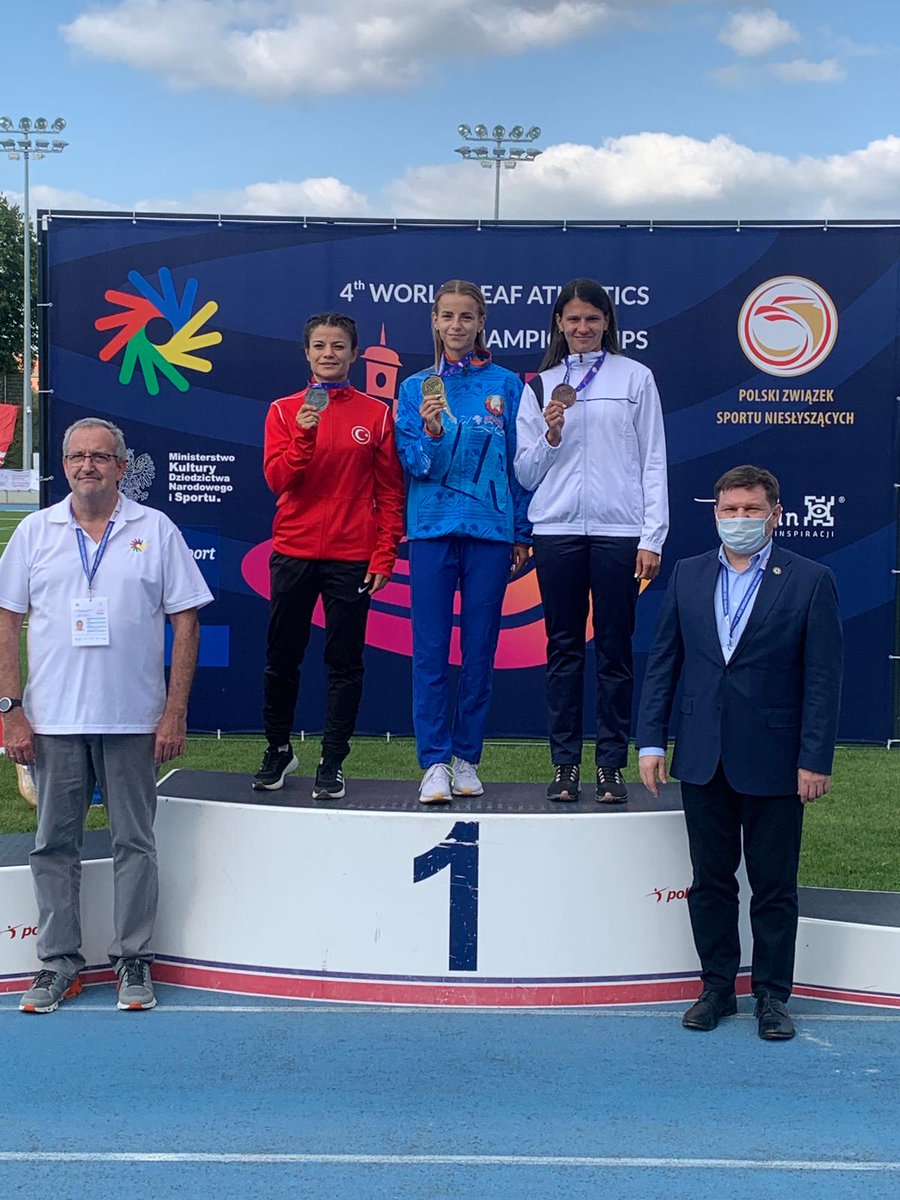 tiesfed's tweet photo. Polonya'da devam eden Dünya İşitme Engelliler Atletizm Şampiyonasında 
400 m.'de Yasin Süzen Dünya Şampiyonu 🥇🏆
100 m.'de Aysun Akay Dünya 2. si 🥈 https://t.co/FvvlQQBvzp