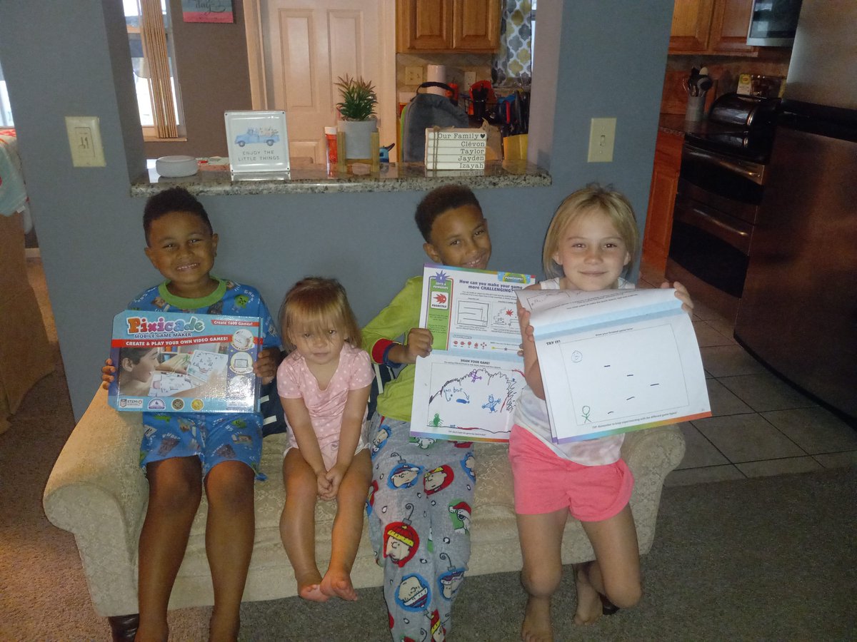 AdventuresJay's tweet photo. We hosted a @Tryazon party featuring @pixicade #Pixicade #BitOGenius #DrawSnapPlay https://t.co/8ZehcfD2BZ https://t.co/i1U2kVs0DJ