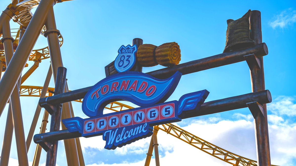 Bank Holiday COMPETITION!🎊
We have 4 FAMILY TICKETS 🎟️ to be won and each family will also be provided with a £50 GIFT VOUCHER 🎁 to spend at the Park! 
Enter here&gt; paultons.info/summerwin 
Don't forget to retweet this post for a bonus entry! 😃